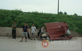 Hà Nội: Lốc xoáy phá tan hàng chục ngôi nhà