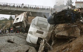 Tây Ban Nha: Xảy ra vụ tai nạn thảm khốc nhất 40 năm qua
