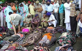 Ít nhất 50 người bị giẫm đạp đến chết ở Ấn Độ