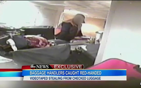 Nhiều nhân viên sân bay lục lọi và trộm đồ của hành khách