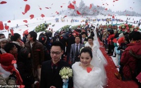 30 cặp đôi tổ chức lễ cưới tập thể giữa băng tuyết lạnh lẽo