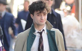 Ngã ngửa với tạo hình "gay" của Daniel Radcliffe 