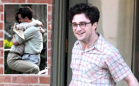 Daniel Radcliffe quặp chặt "trai lạ" trên phim trường 