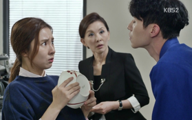Shin Se Kyung hết hồn vì bị Lee Dong Wook “hít ngửi”