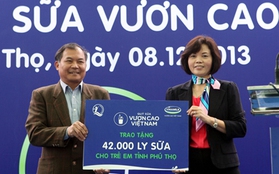 Quỹ sữa Vươn cao Việt Nam 2013 đến với trẻ em tỉnh Phú Thọ