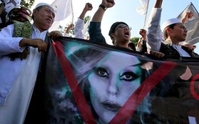 Gaga viết nhạc về việc bị "cấm cửa" tại Indonesia 
