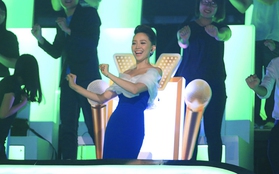 The Winner Is: Hơn 1.000 người nhảy Vũ điệu cồng chiêng đón Tóc Tiên