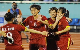 Đánh bại kình địch Myanmar, nữ Việt Nam đặt một chân vào bán kết