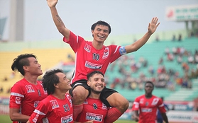 Công Vinh tịt ngòi, Tài Em bất ngờ lập hat-trick 