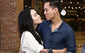 Văn Anh - Tú Vi chu môi suýt hôn nhau tại họp báo phim "PAN"