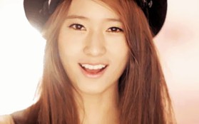 Krystal (f(x)) hóa... thành viên SNSD nhảy nhót tưng bừng