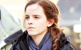 Emma Watson để tóc dài trở về thời cổ đại