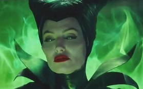 Phù thủy Maleficent (Angelina Jolie) buông lời nguyền đáng sợ