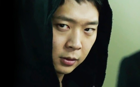 Tae Kyung (Yoochun) chống lại hàng chục cảnh vệ