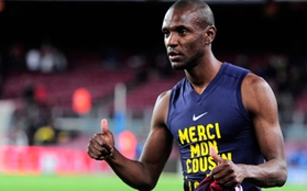 Eric Abidal tri ân người hâm mộ sau khi trở về từ cõi chết