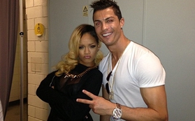 Ronaldo sung sướng khi "được" chụp ảnh cùng Rihanna