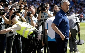Mourinho bị “quây” trong ngày cuối cùng tại Real