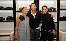Ronaldo "trốn"  show diễn của chị gái Katia Aveiro
