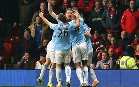 Man United 0-3 Man City: Tan tác