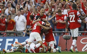 Arsenal 3-2 Hull City: Ngược dòng giành cúp