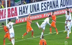 Ronaldo cứu Real bằng cú đánh gót siêu “dị”