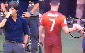 Hài hước: HLV đội tuyển Đức lại ngoáy mũi và... bôi vào tay Ronaldo