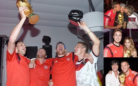 Đội tuyển Đức mở tiệc tưng bừng mừng Cúp vàng thế giới