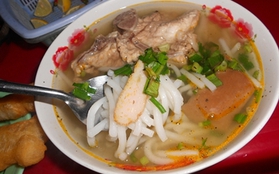 Đà Nẵng: Đi ăn bánh canh xương chả, cá lóc