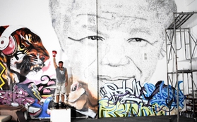 Bức tranh cố tổng thống Nelson Mandela vẽ bằng... 27000 cú đấm