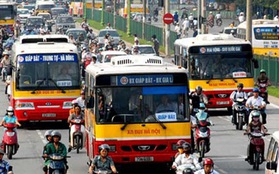 Hà Nội hạn chế xe buýt để giảm ùn tắc: Ngược đời