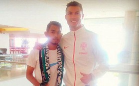 Ronaldo mừng rỡ gặp lại cậu bé sống sót kỳ diệu sau thảm họa sóng thần