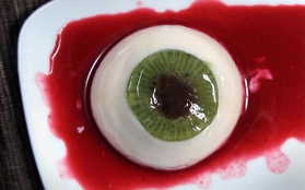 Ăn panna cotta kiểu “kinh dị” nhân ngày Halloween