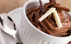 Trổ tài làm mousse chocolate "cấp tốc" trong 4 phút