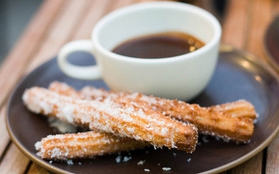 Churros tí hon ăn vặt ngon ngon ngày đi học