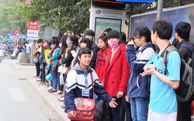 Nữ sinh Hà Nội nói gì về việc thí điểm tuyến xe buýt riêng cho phụ nữ?