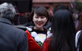 Nhiều thiếu nữ xinh đẹp tham dự Ngày thơ Việt Nam dịp rằm tháng Giêng