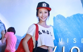 Khả Ngân diện crop-top khoe eo thon