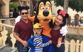 Gia đình Kim Hiền quậy tưng bừng ở Disneyland