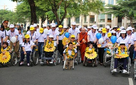 Chủ tịch nước Trương Tấn Sang và hơn 7.000 người đi bộ "sánh bước yêu thương"