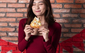 Nhận diện trúng phóc tuýp người qua... cách ăn pizza