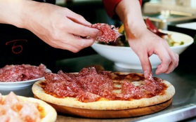 Điều làm nên sự khác biệt khi Pizza kết hợp với Salami của Milano và Hungarian