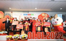 Vietjet tưng bừng đón chuyến bay đầu tiên đến TP.HCM ngày đầu năm mới 2022