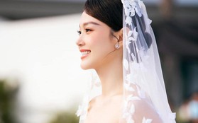 Visual cô dâu Minh Hằng không thể đùa được: Trẻ xinh như đôi mươi, ra là có bí kíp hẳn hoi