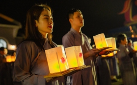 Lễ Vía Đức Phật A Di Đà lần đầu tiên được tổ chức trên đỉnh thiêng Fansipan