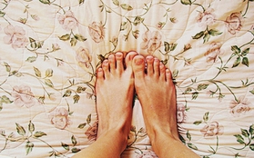 Massage "giải cứu" bàn chân mỏi nhừ do đi bộ nhiều