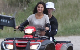 Justin Bieber ôm eo Selena Gomez tình tứ trên xe địa hình