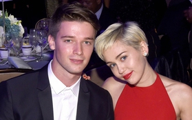 Rộ tin Miley Cyrus bí mật đính hôn mặc sự phản đối của mẹ bạn trai