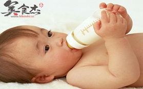Trung quốc: Chồng “rao bán” online sữa thừa của vợ 