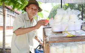 Ông lão bán bánh bò bông độc nhất Sài Gòn: “Cho 100 triệu cũng không truyền nghề”