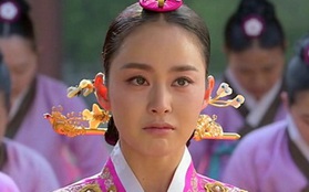 Jang Ok Jung (Kim Tae Hee) tự hạ độc bản thân